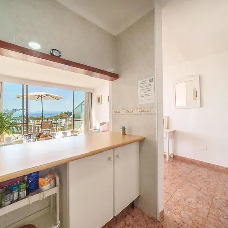 The Shell Ll New At The Beach, With Sea Views And Swimming Pool Apartmán *