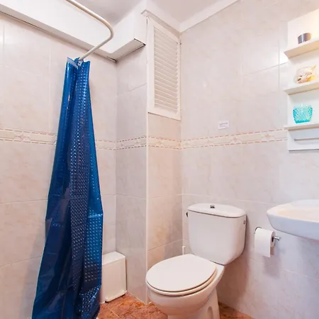 The Shell Ll New At The Beach, With Sea Views And Swimming Pool *