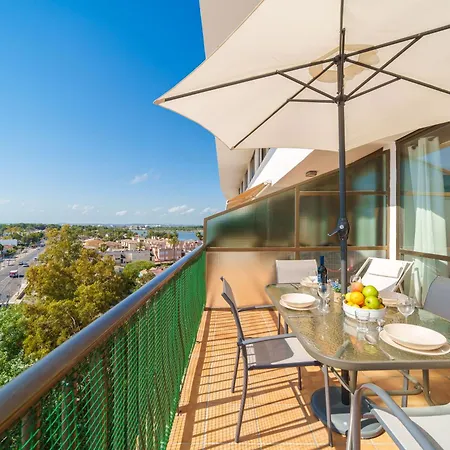 The Shell Ll New At The Beach, With Sea Views And Swimming Pool *